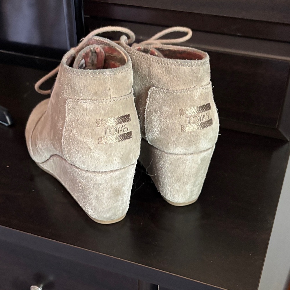 TOMS Women's Beige Suede Wedge Shoes